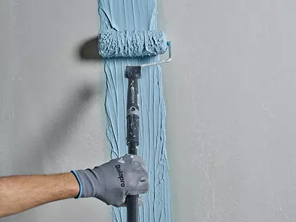 Wet room roll filler